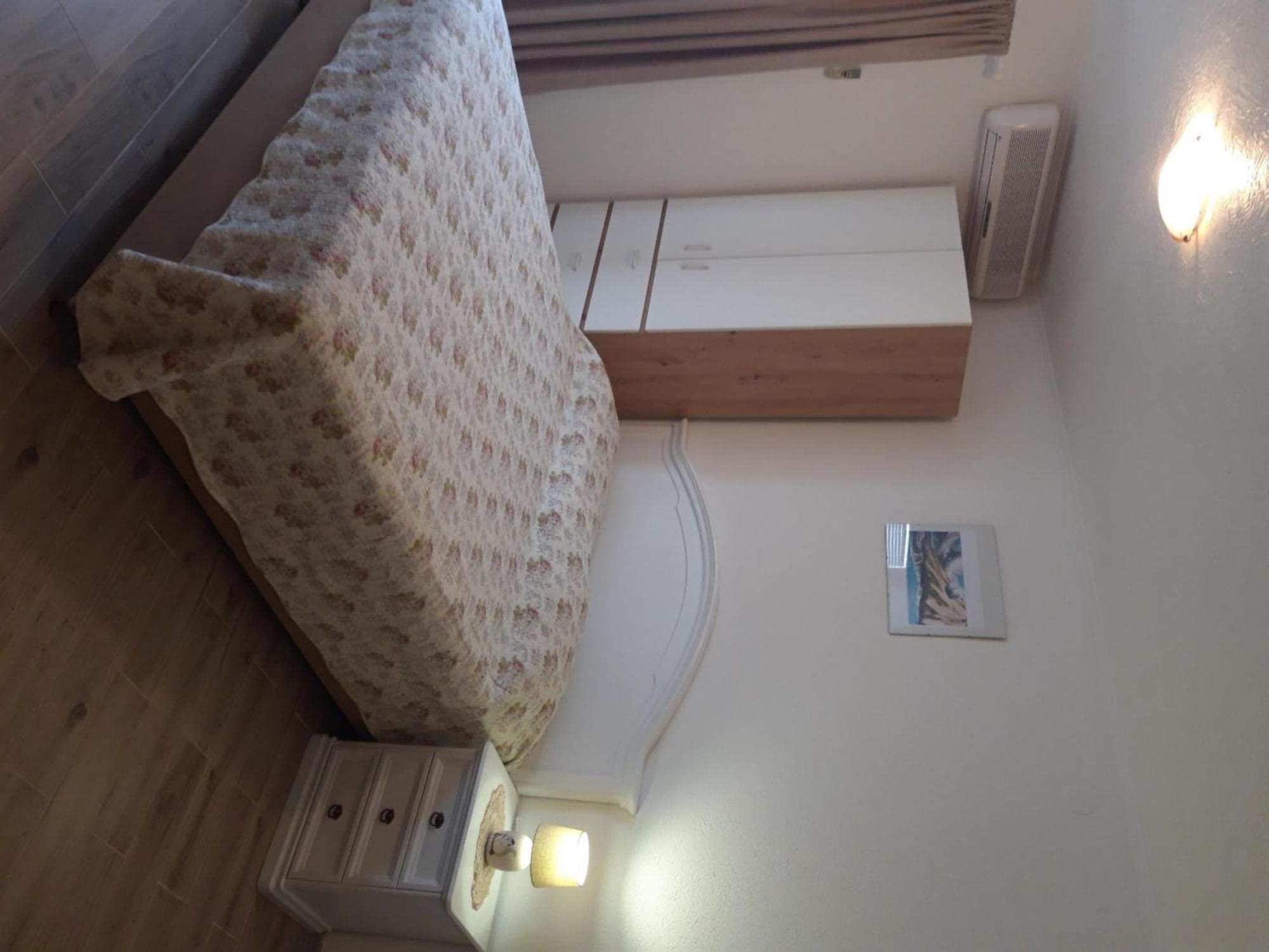 Rooms Nikola Tučepi Eksteriør billede